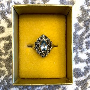 Ladies Costume Ring Sz 7